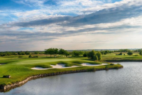 Boutique Golf House